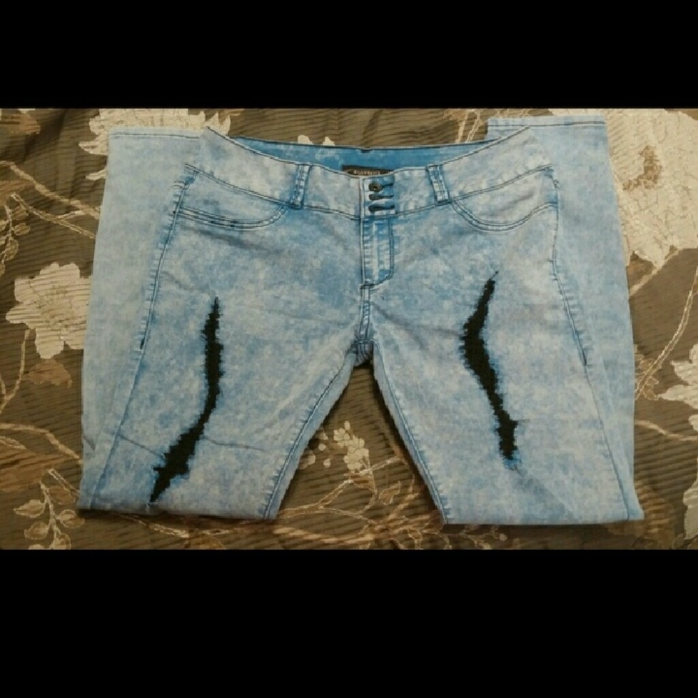 Destructive acid wash jeans never wore was to big